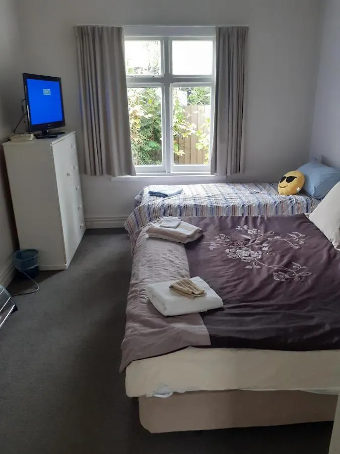 Intrepid Bed & Breakfast Christchurch